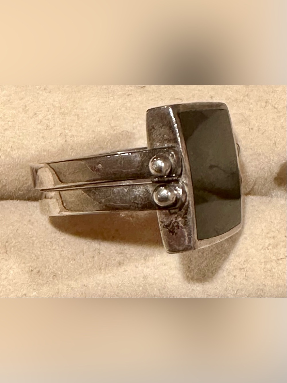 Unique-Sterling Silver Black Onyx/ Mother of Pearl Hinged 2- sided ring- size 8 - Picture 5 of 6